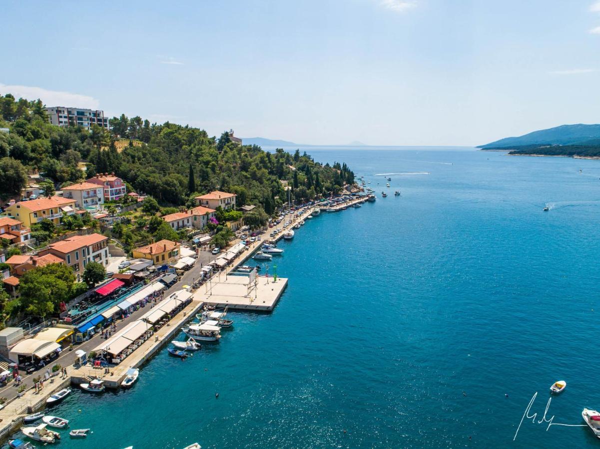 Apartment Layla - Intermezzo With Sea View In Center Of Rabac Exterior foto